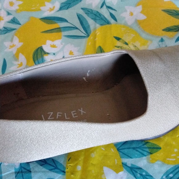 Cream Slip-On with Square Toe Design Size 8 - Picture 5 of 5